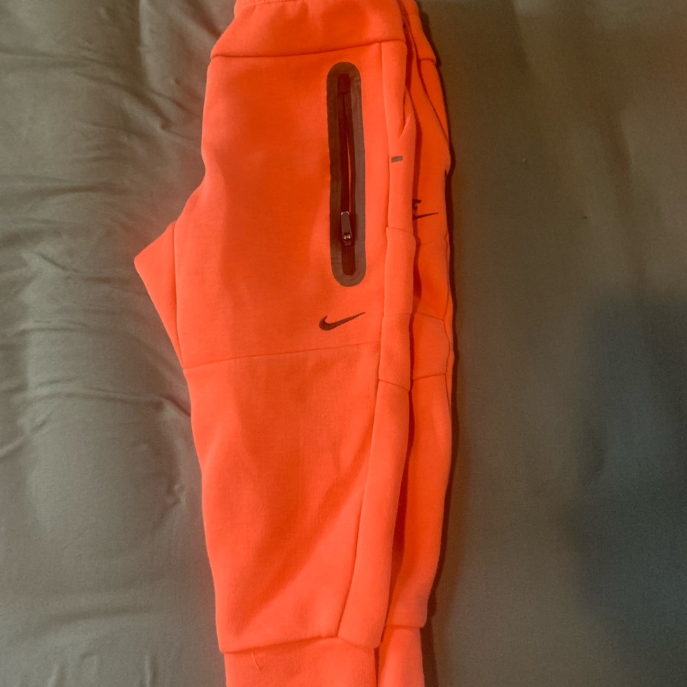 Nike tech sweatpants